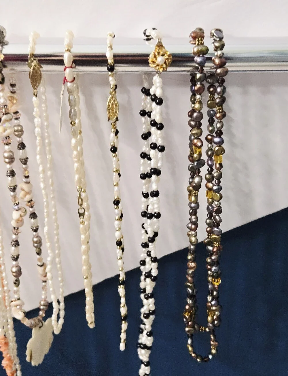 9 Pearls Necklace 2 Bracelets Lot